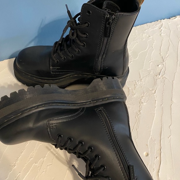 Vegan Jadon Mono Dr. Martens - Picture 7 of 8